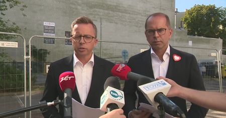 “Nowy etap” afery wizowej po wejściu do urzędu wojewódzkiego. “Zobaczyliśmy obraz państwa patologicznego”