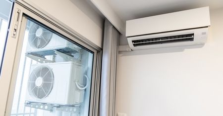Domowy klimatyzator zrobisz za 0 zł! Wystarczy wyciągnąć z szafki 2 miski