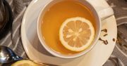 Czy herbata z cytryną naprawdę szkodzi zdrowiu? Przeczytaj, zanim ją zaparzysz