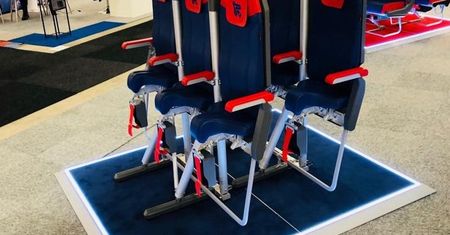 Upchną nas jak sardynki. Aviointeriors zaprezentowało "stojące siedzenia" dla samolotów pasażerskich