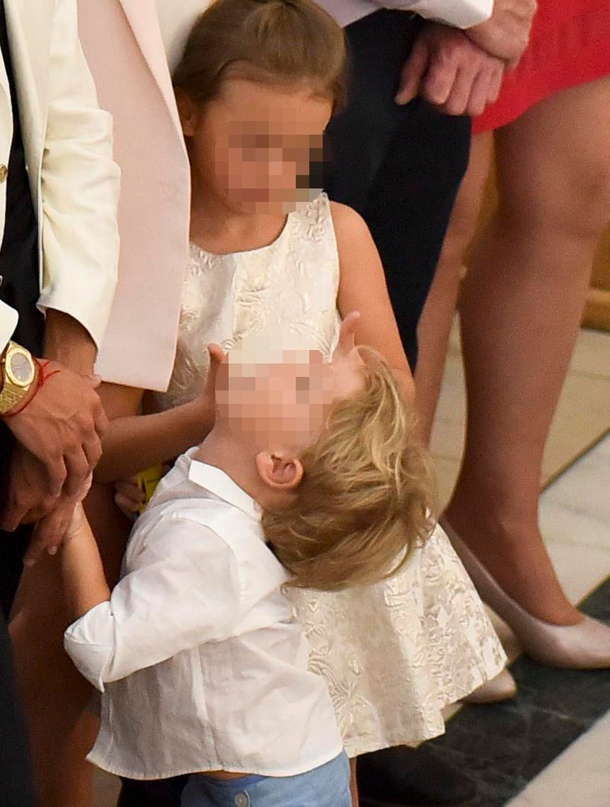 Dzieci Anny Muchy na Komunii Świętej syna Mateusza Borka