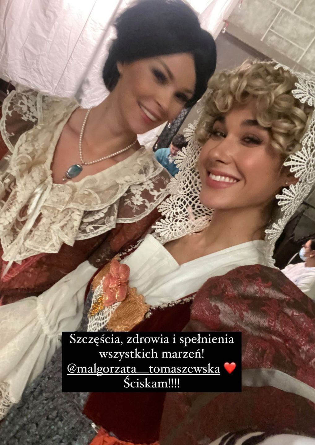 Ida Nowakowska w blond lokach
