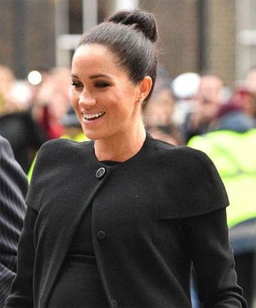 Stylizacja Meghan Markle na spotkaniu ze studentami