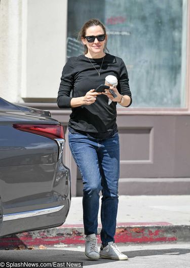 EXCLUSIVE: Jennifer Garner sports what could be a baby bump as rumors swirl that the 46 year-old may be carrying new beau John Miller's child. Jennifer was spotted leaving Noah's Bagels in Studio City before driving to a friends house.    Pictured: JENNIFER GARNER      World Rights