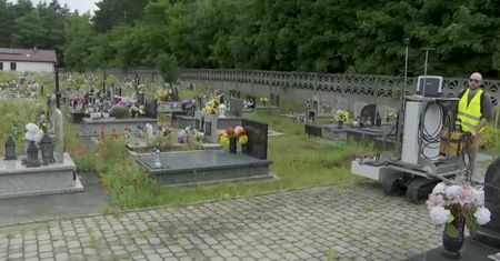Pierwsze pozwy przeciwko Spółce Restrukturyzacji Kopalń po zapadlisku na cmentarzu w Trzebini