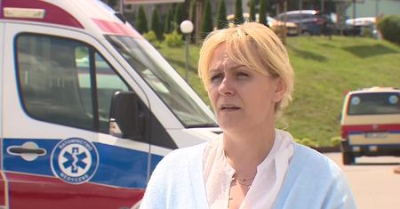 Jeden się zatrzymał, drugi jechał dalej. Bmw wjechało w trzech nastolatków na przejściu
