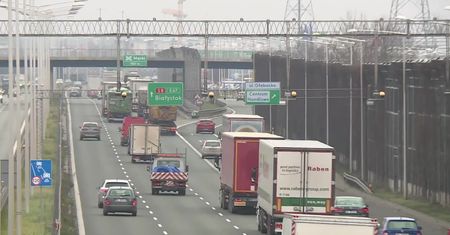 Odcinkowy pomiar prędkości na S8 w Warszawie. Łącznie to tylko 14 km, ale chętnych na mandat nie brakuje