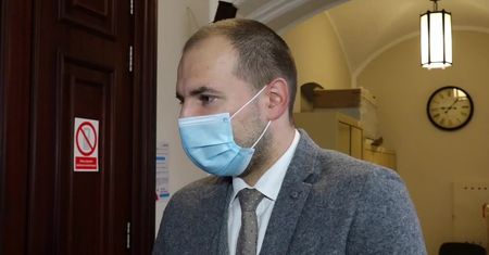 Miała koronawirusa i wychodziła na zakupy. Po pięciu miesiącach w areszcie stanęła przed sądem