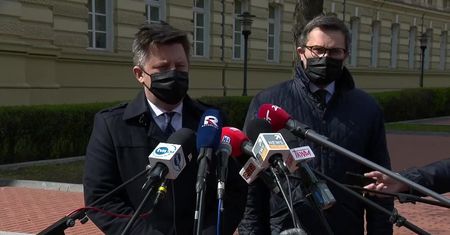 W najbliższym tygodniu do Polski dojedzie ponad milion dawek mniej.