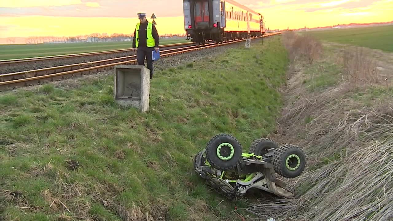 11-latek kierujący quadem wjechał pod pociąg na niestrzeżonym przejeździe w woj. opolskim. W stanie ciężkim trafił do szpitala