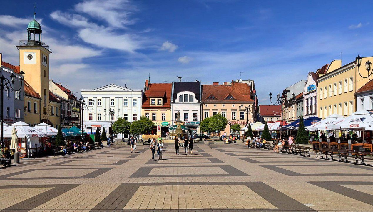 drzewa obniżają temperaturę w mieście, fot. Wikimedia Commons