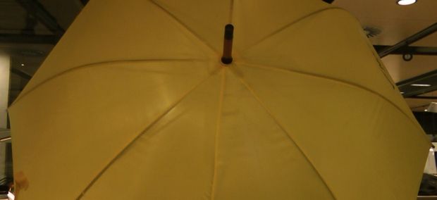 Dniówka 2.12.11 - żółty parasol