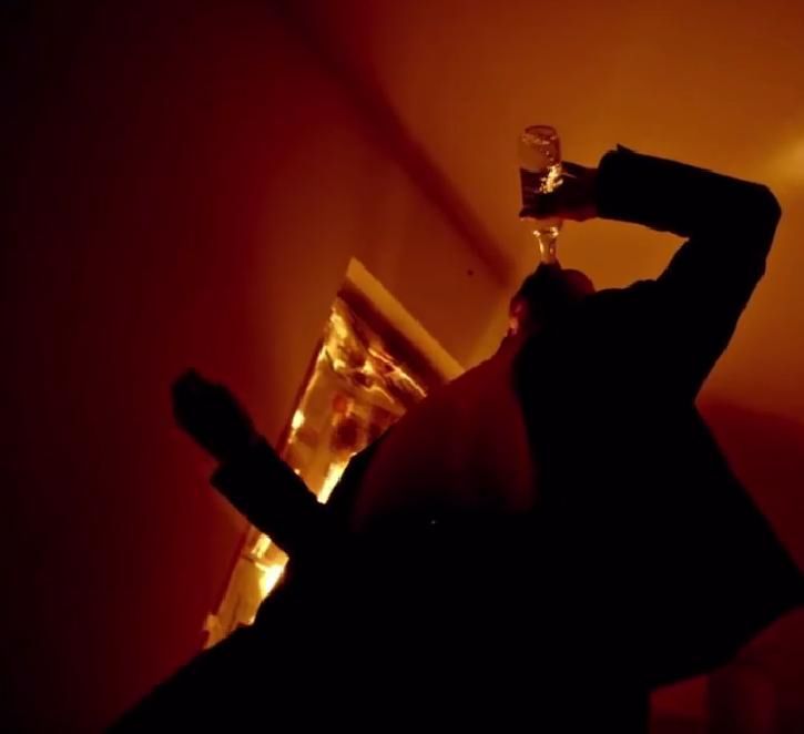 Scena z klipu Sebastiana Fabijańskiego