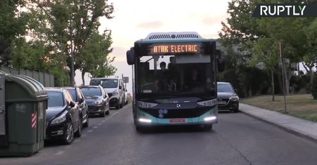Elektryczny autobus po raz pierwszy przejechał trasę z Barcelony do Madrytu.