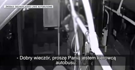 “Prawdopodobnie strzał z wiatrówki”. We Wrocławiu ostrzelano autobus