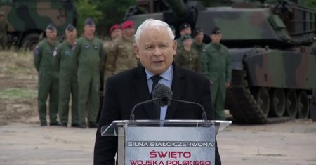 “To będzie piękny dzień”. Kaczyński zaprasza na defiladę z okazji Święta Wojska Polskiego