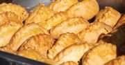 Przepis ma ponad 600 lat! Chrupiące pierożki wypełnione mięsnym farszem
