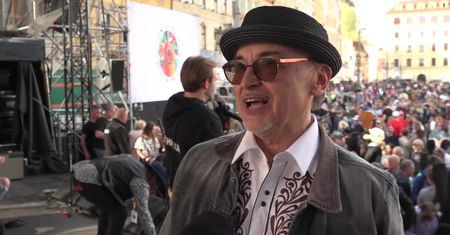 Nowy gitarowy rekord świata. Na wrocławskim rynku “Hey Joe” zagrało 7967 gitarzystów i gitarzystek