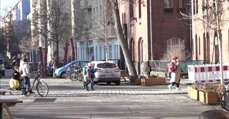 Część szkół podstawowych w Berlinie ponownie otwarta. Pomimo obowiązującego lockdownu