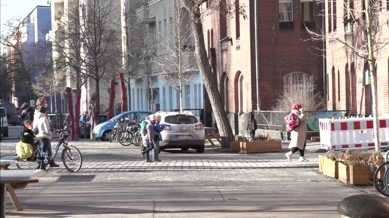 Część szkół podstawowych w Berlinie ponownie otwarta. Pomimo obowiązującego lockdownu