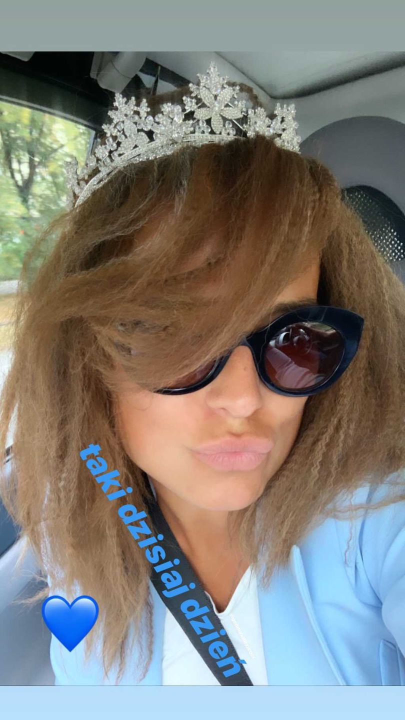 Anna Mucha ma karbowane jasne włosy