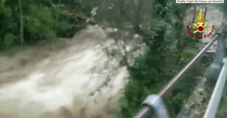 Ulewne deszcze w Ligurii i rwące rzeki zalały włoskie ulice