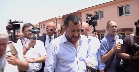 Włochy zamknęły największy obóz dla uchodźców na Sycylii
