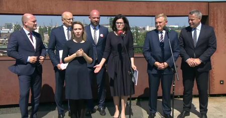 Prezydent Gdańska zaprzecza, jakoby zaprosiła premiera „na chodniku” na obchody 4 czerwca