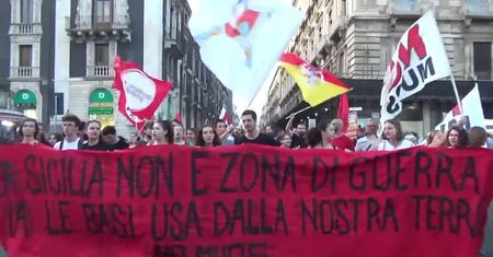 „Jankesi do domu”. Protesty przeciwko obecności wojsk amerykańskich we Włoszech