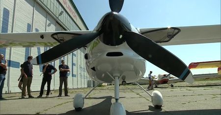 W Gliwicach zaprezentowano pierwszy seryjnie produkowany samolot elektryczny