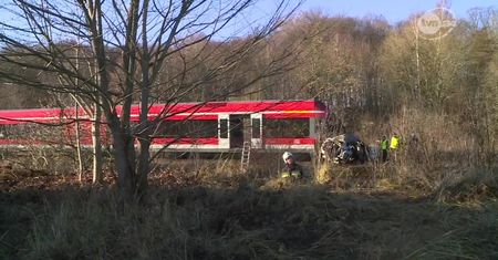 Zderzenie pociągu z samochodem osobowym. Kierowca zginął na miejscu