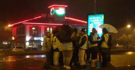 Groził, że zdetonuje granat na stacji benzynowej. Antyterroryści zatrzymali uczestnika protestu żółtych kamizelek we Francji