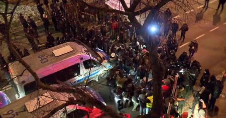 Policja użyła siły wobec kontrmanifestantów przed pochodem ku czci Żołnierzy Wyklętych