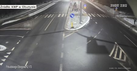 Jechali pod prąd, stracili panowanie nad pojazdem i uderzyli w budynek mieszkalny. Żaden z dwóch pijanych 22-latków nie przyznaje się do winy