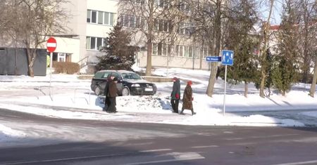 Pięć osób zmarło z wychłodzenia. “Problem nie tylko bezdomnych, narażeni są również ludzie starsi i schorowani”
