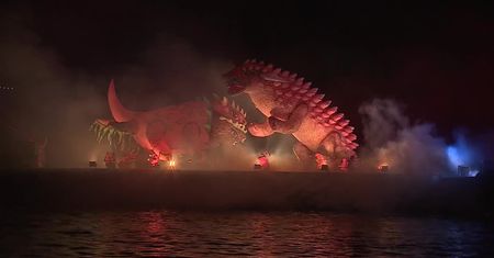 Muzyka, fajerwerki, lasery. Wielkie latające smoki nawiedziły stolicę małopolski