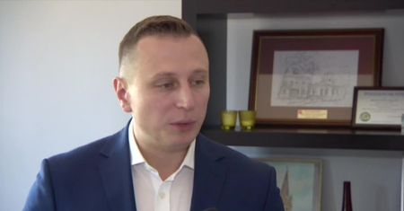 Zatrzymano 50-latka podejrzanego o spowodowanie pożaru przy kamienicy posła Brejzy