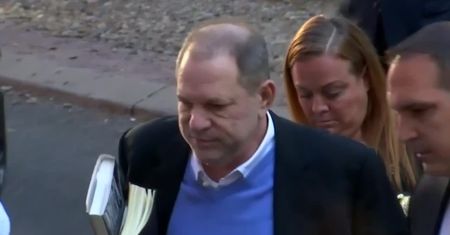 Rose McGowan twierdzi, że Harvey Weinstein miał wsparcie od polityków