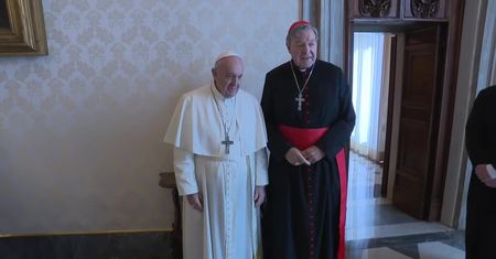 Papież spotkał się z uniewinnionym kardynałem G. Pellem, który spędził 400 dni w więzieniu za pedofilię