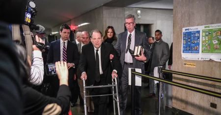 Harvey Weinstein przetransportowany do więzienia Rikers Island po 4-godzinnej operacji