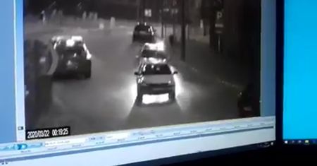 Policyjny pościg w centrum Poznania. Dwóch 14-latków ukradło samochód i uciekało przed policją