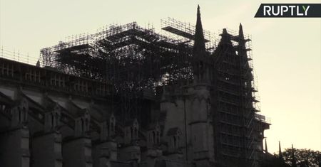 Wznowiono prace renowacyjne katedry Notre Dame. Przerwano je przez pandemię