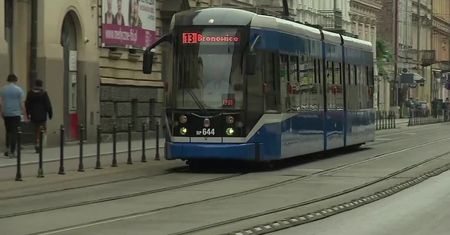 Kontrole maseczek w krakowskich autobusach i tramwajach
