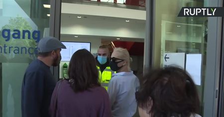 Żona A. Nawalnego dotarła do berlińskiego szpitala, gdzie opozycjonista jest leczony