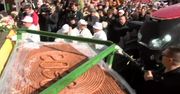 Ponad dwukilometrowa kiełbasa z Serbii. Tysiące smakoszy na 35. edycji festiwalu “Kobasicijada”