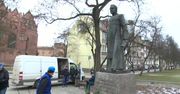 Czy pomnik ks. Jankowskiego to samowola budowlana?