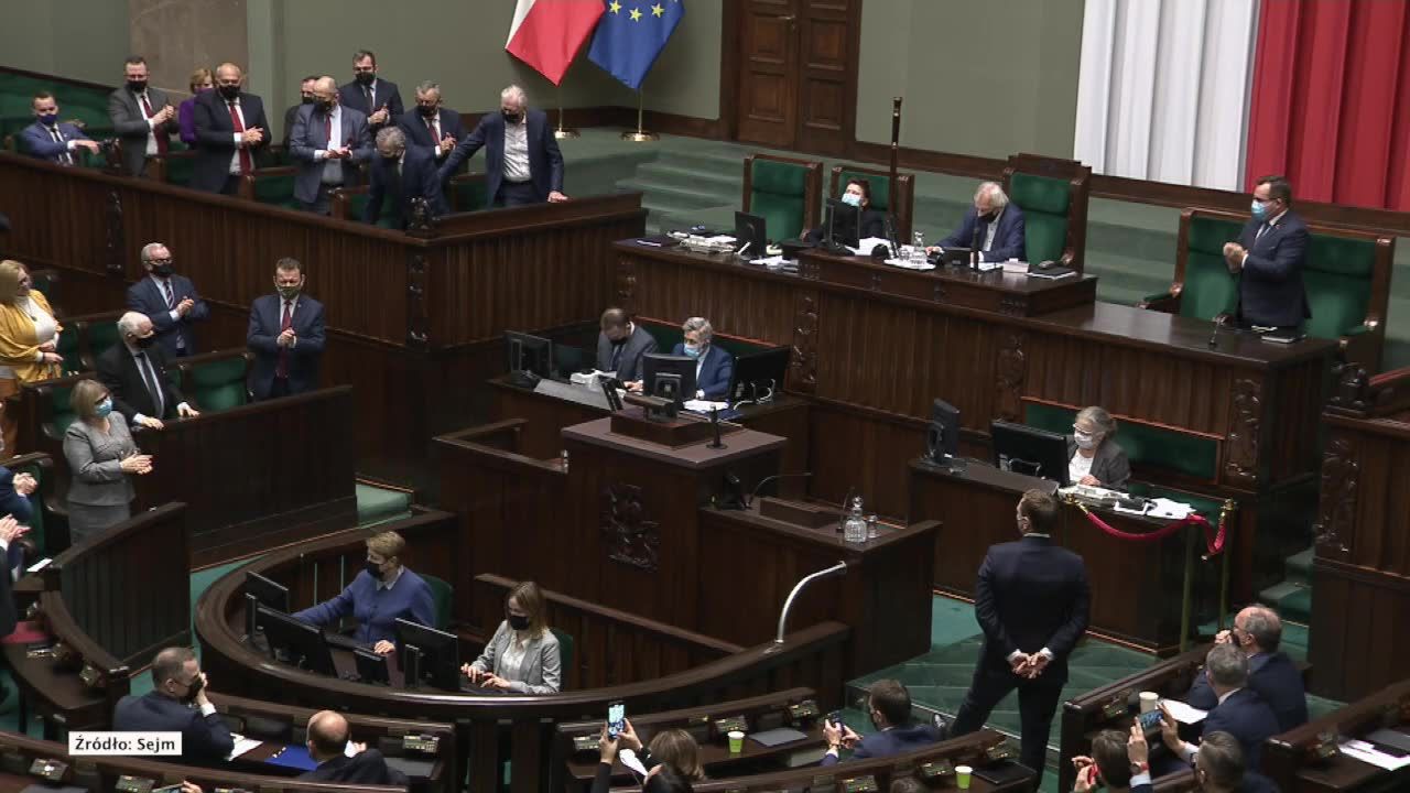 Burza w Sejmie. Poseł KO zapowiada, że pozwie wicemarszałka Sejmu za obraźliwe wypowiedzi