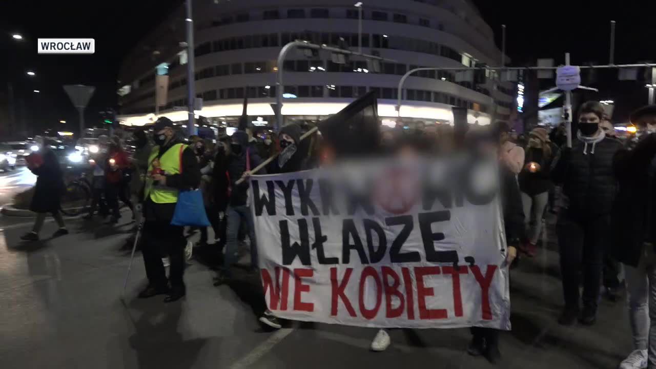 “Myślę, czuję, decyduję!”. Wieczorne demonstracje we Wrocławiu i Łodzi