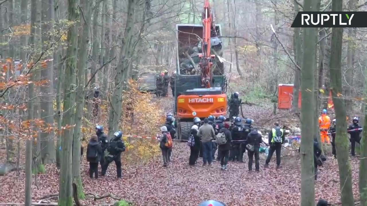 Aktywiści protestują przeciwko budowie autostrady w Niemczech