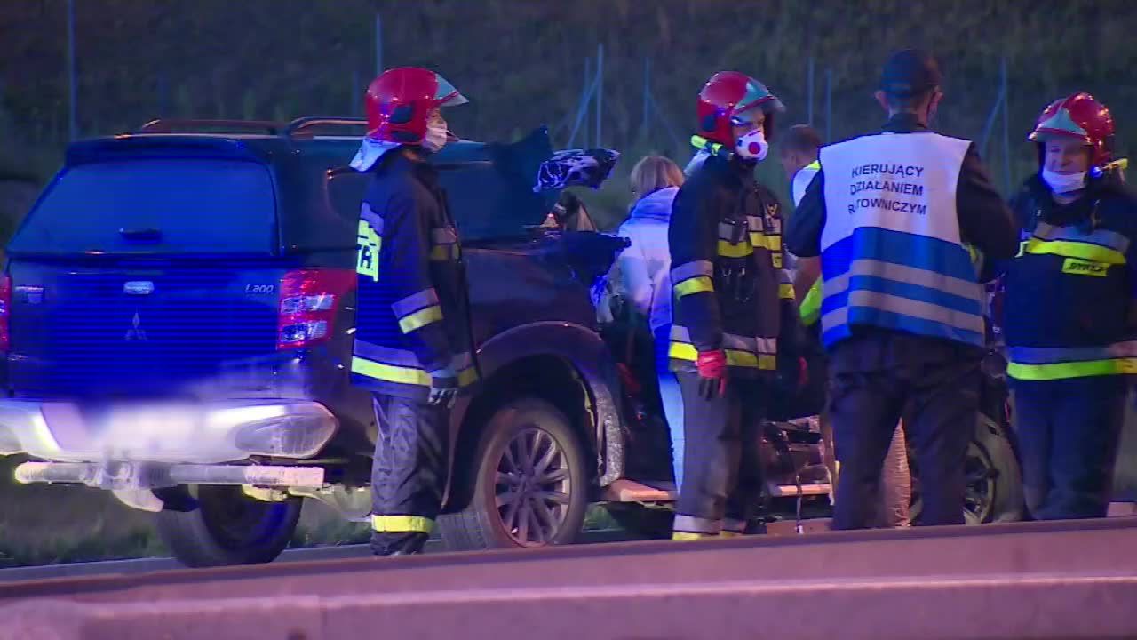 Śmiertelny wypadek na drodze S5 w Wielkopolsce. Samochód osobowy uderzył w tył ciężarówki, pasażer zginął na miejscu